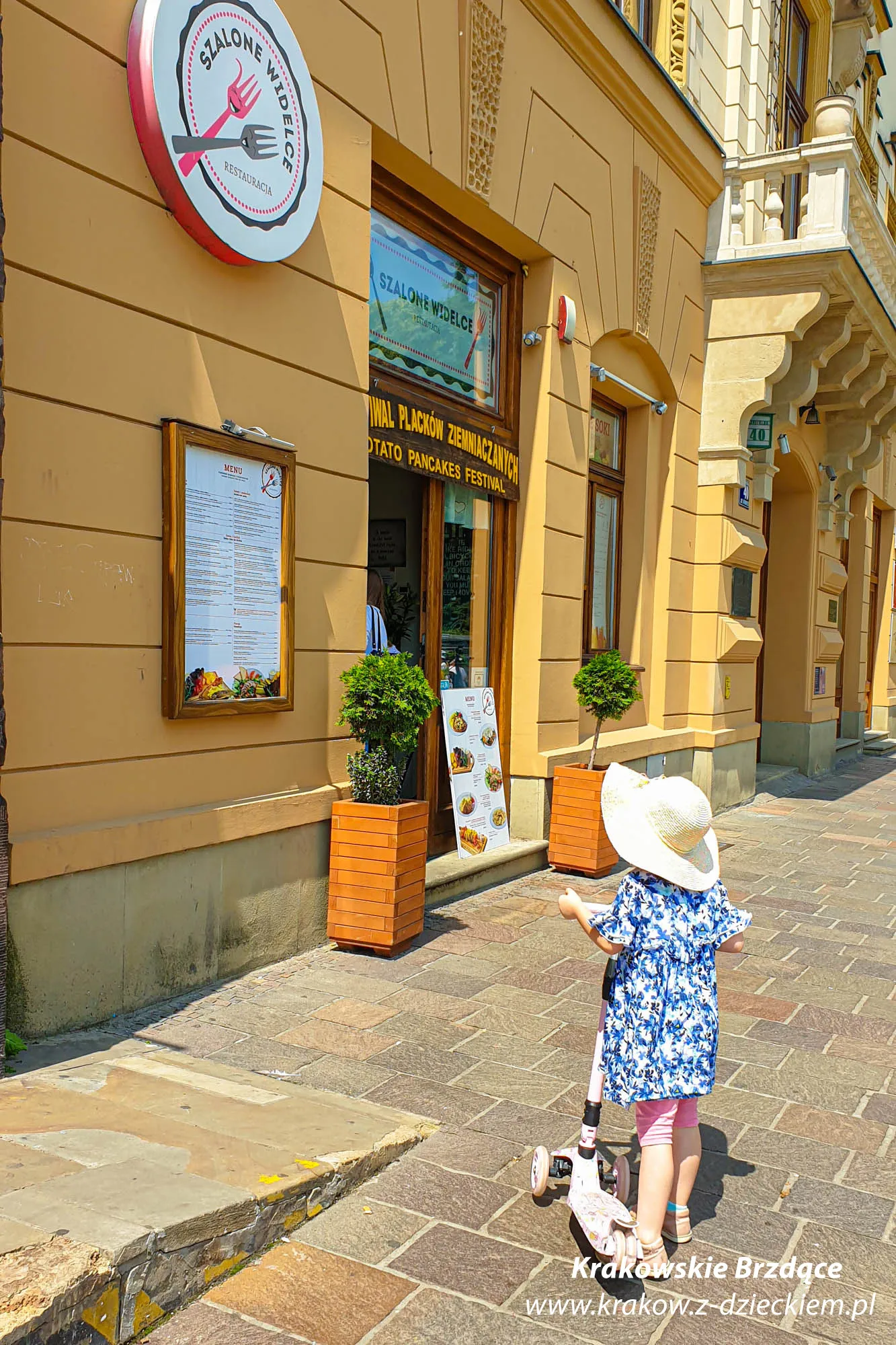 widok restauracji od zewnątrz